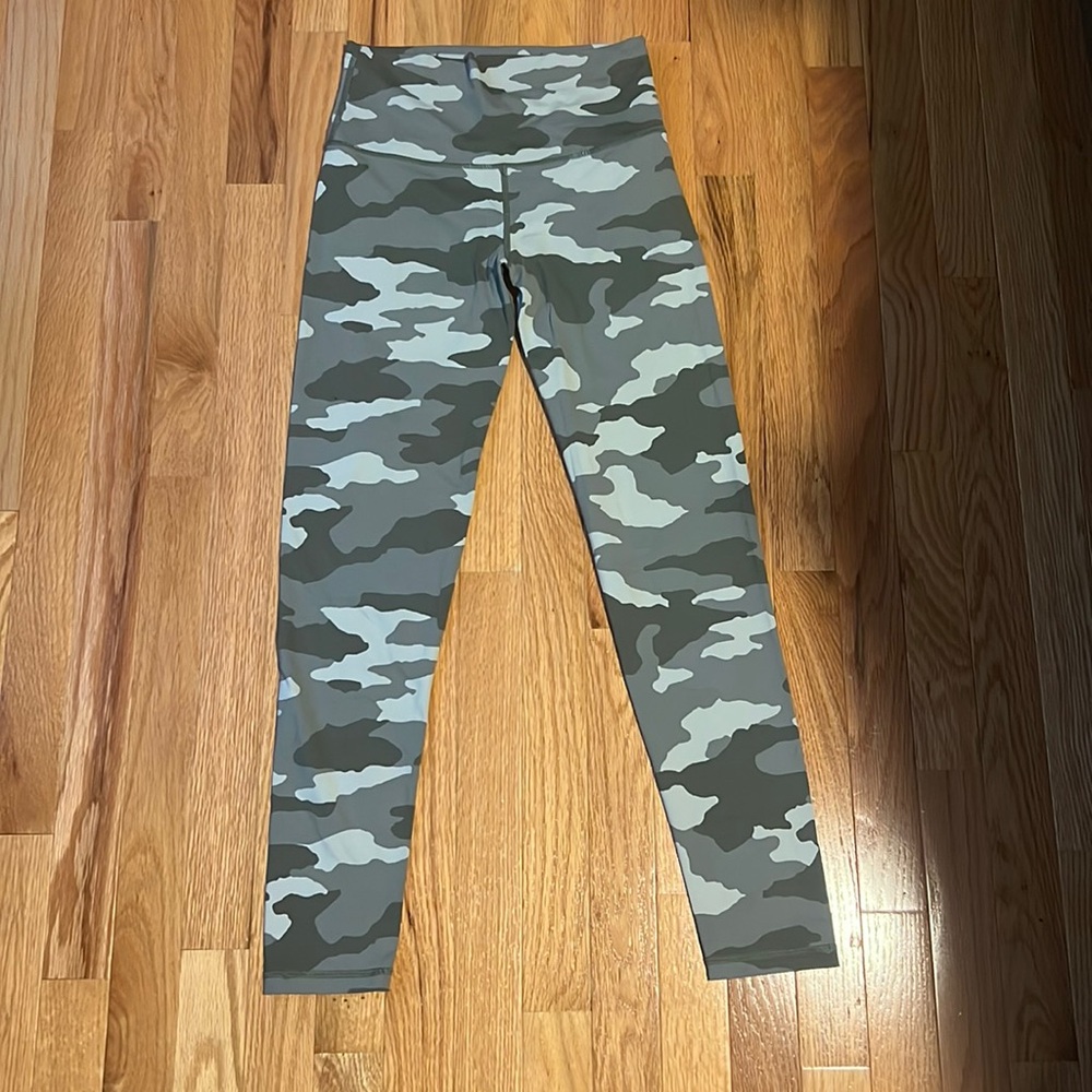 Aerie Camo Leggings, Size M